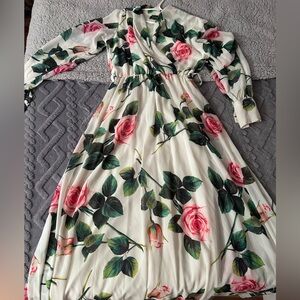 Amora beatiful floral dress in very good condition